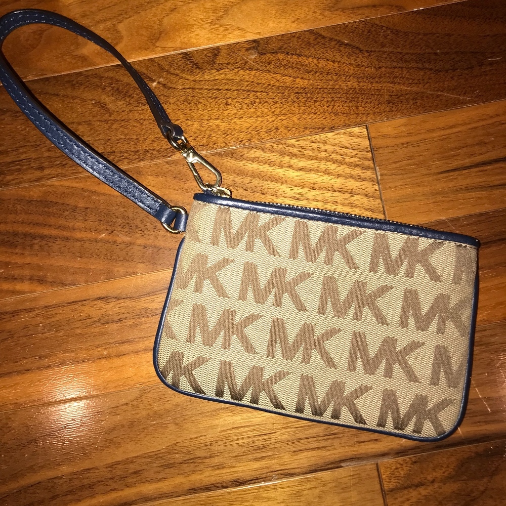 Michael Kors Wristlet